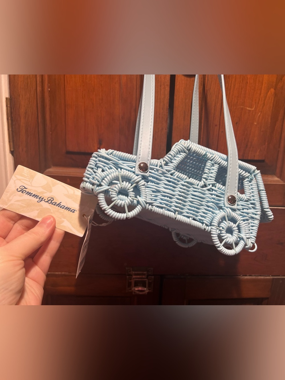 *Viral* Tommy Bahama Baby Blue Woven Car-Shaped Mini Bag - Picture 2 of 7